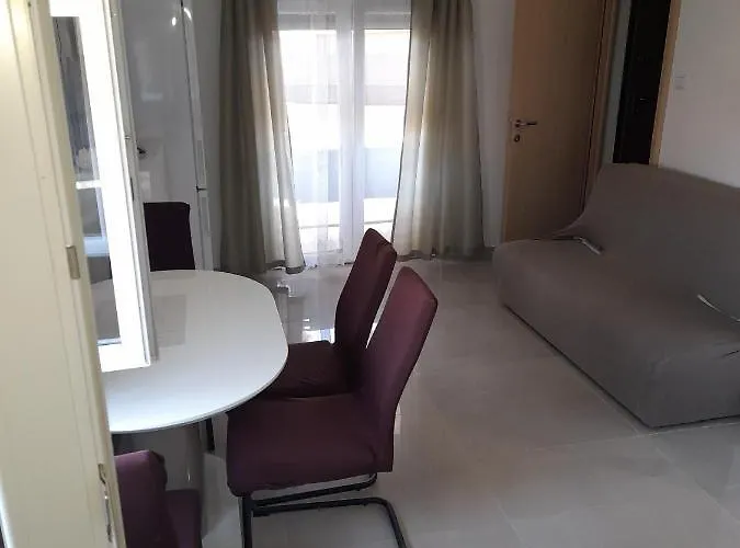 公寓 With Parking Space - 21598 *